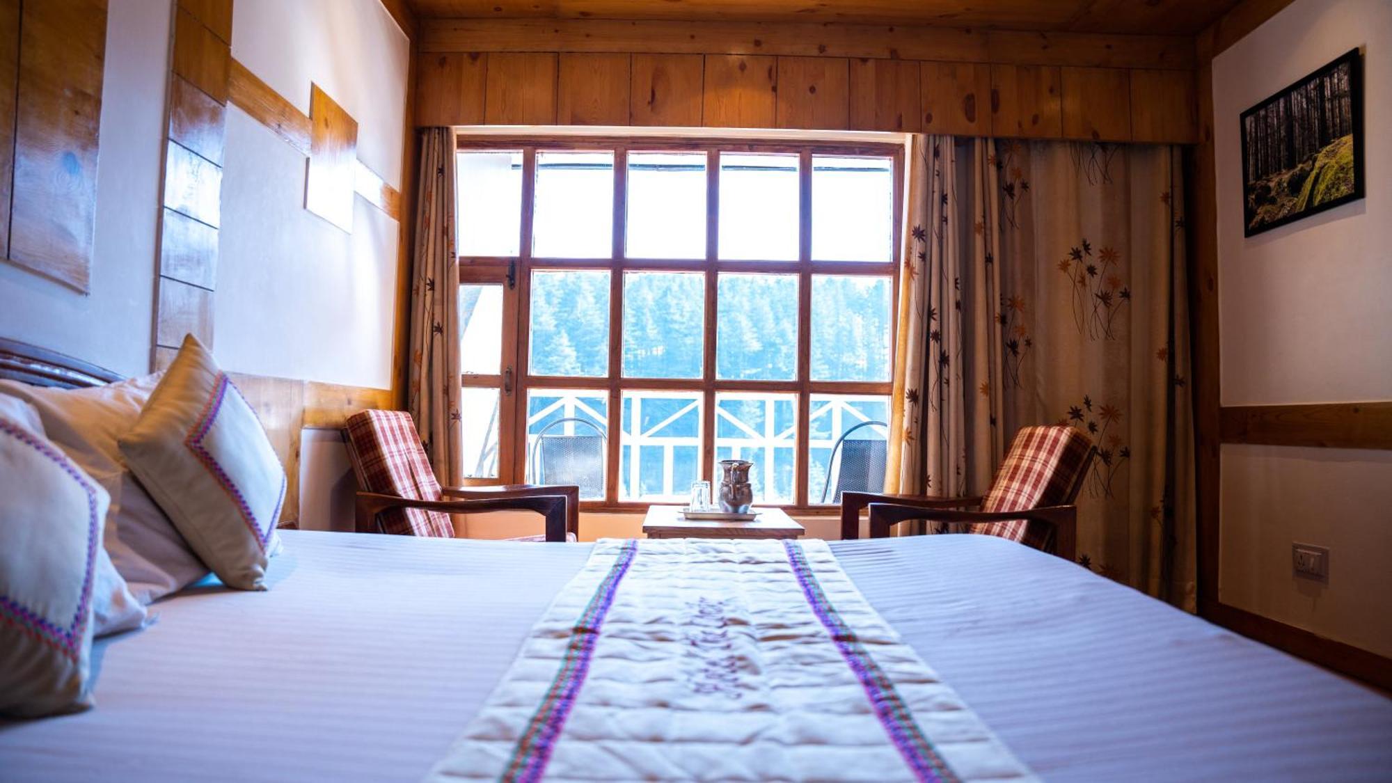 The Conifer Hotel Manali  Bagian luar foto