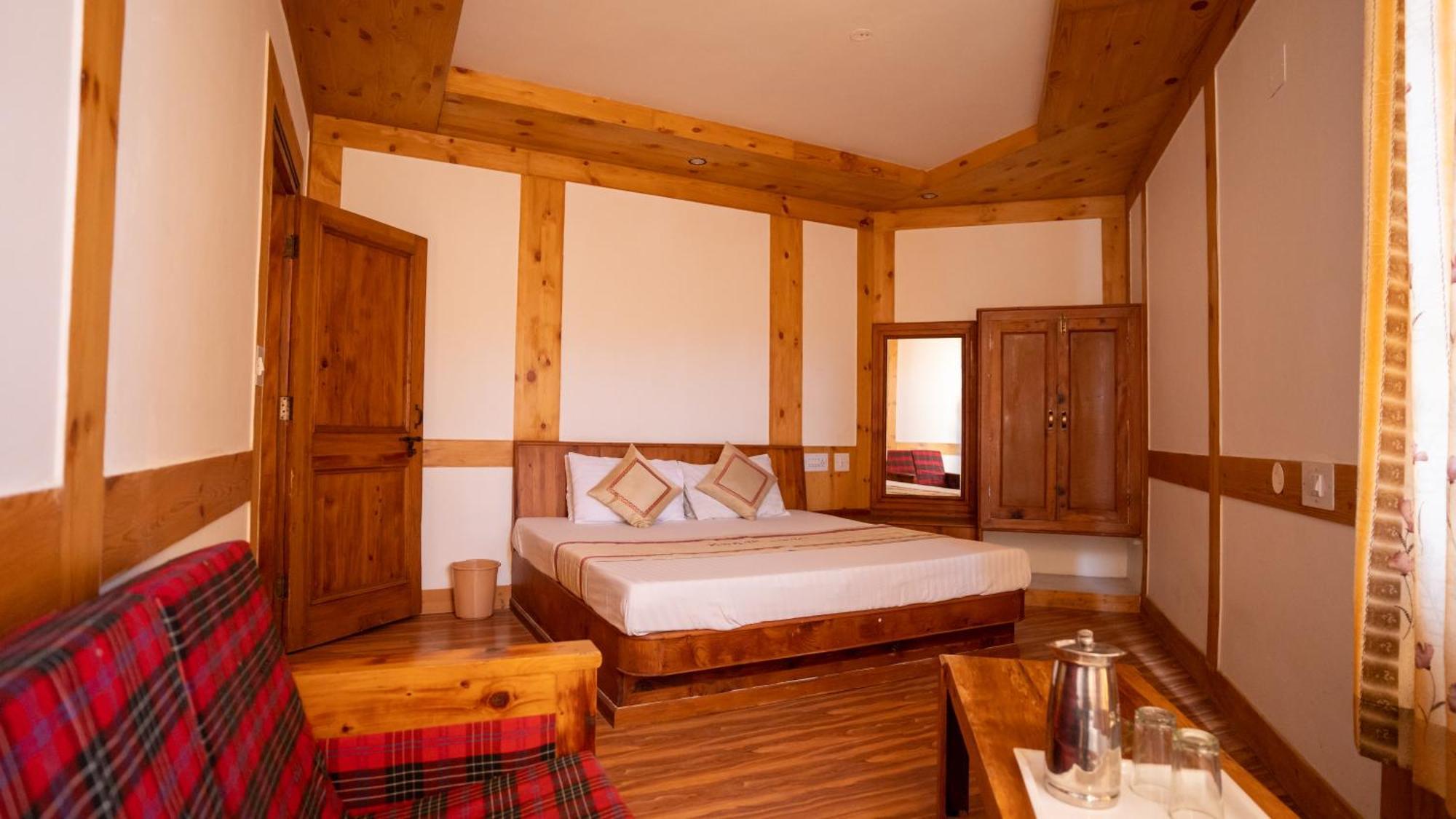 The Conifer Hotel Manali  Bagian luar foto