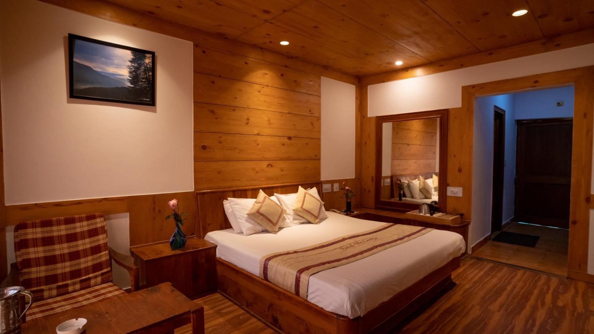 The Conifer Hotel Manali  Bagian luar foto