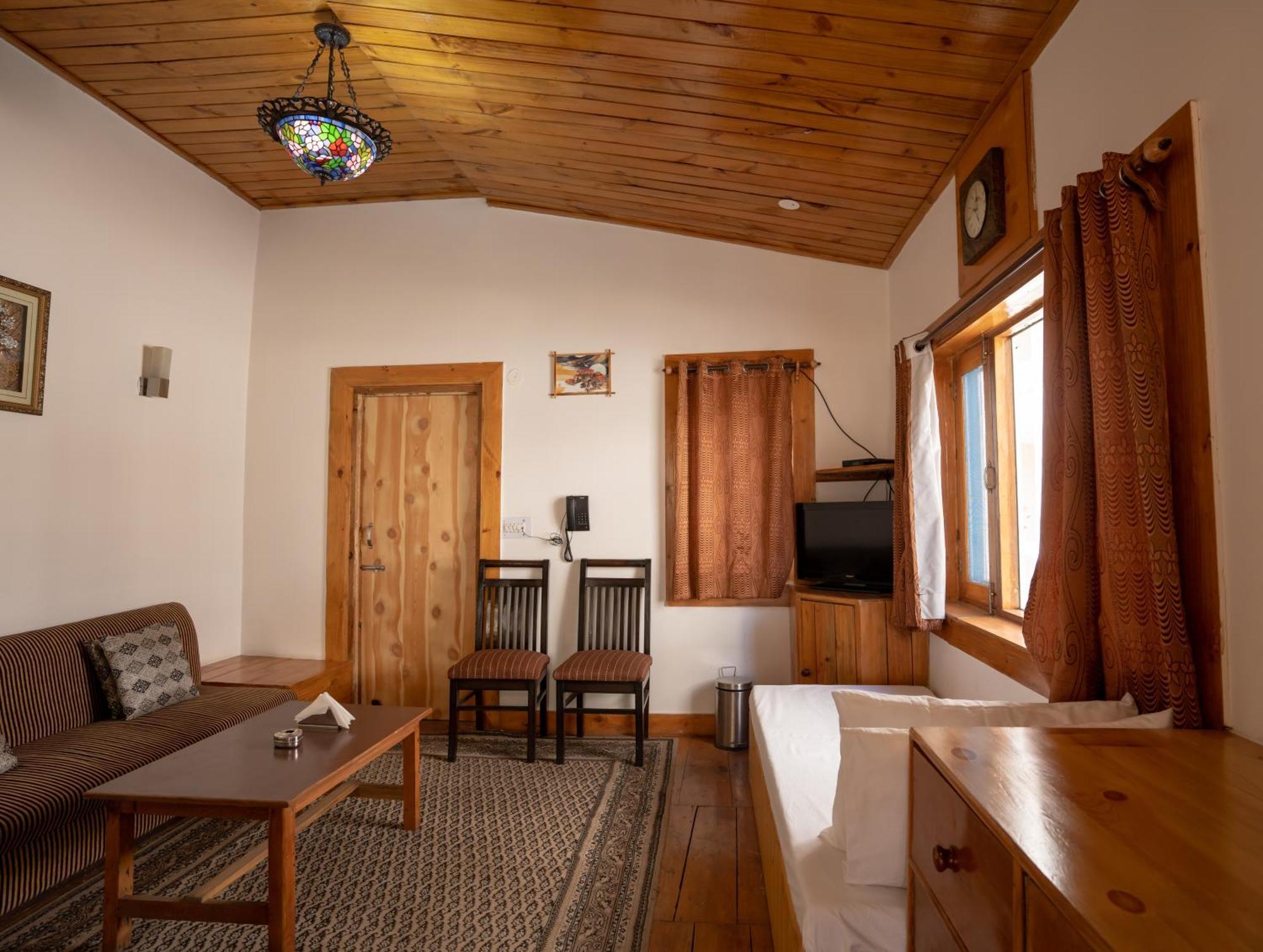 The Conifer Hotel Manali  Bagian luar foto