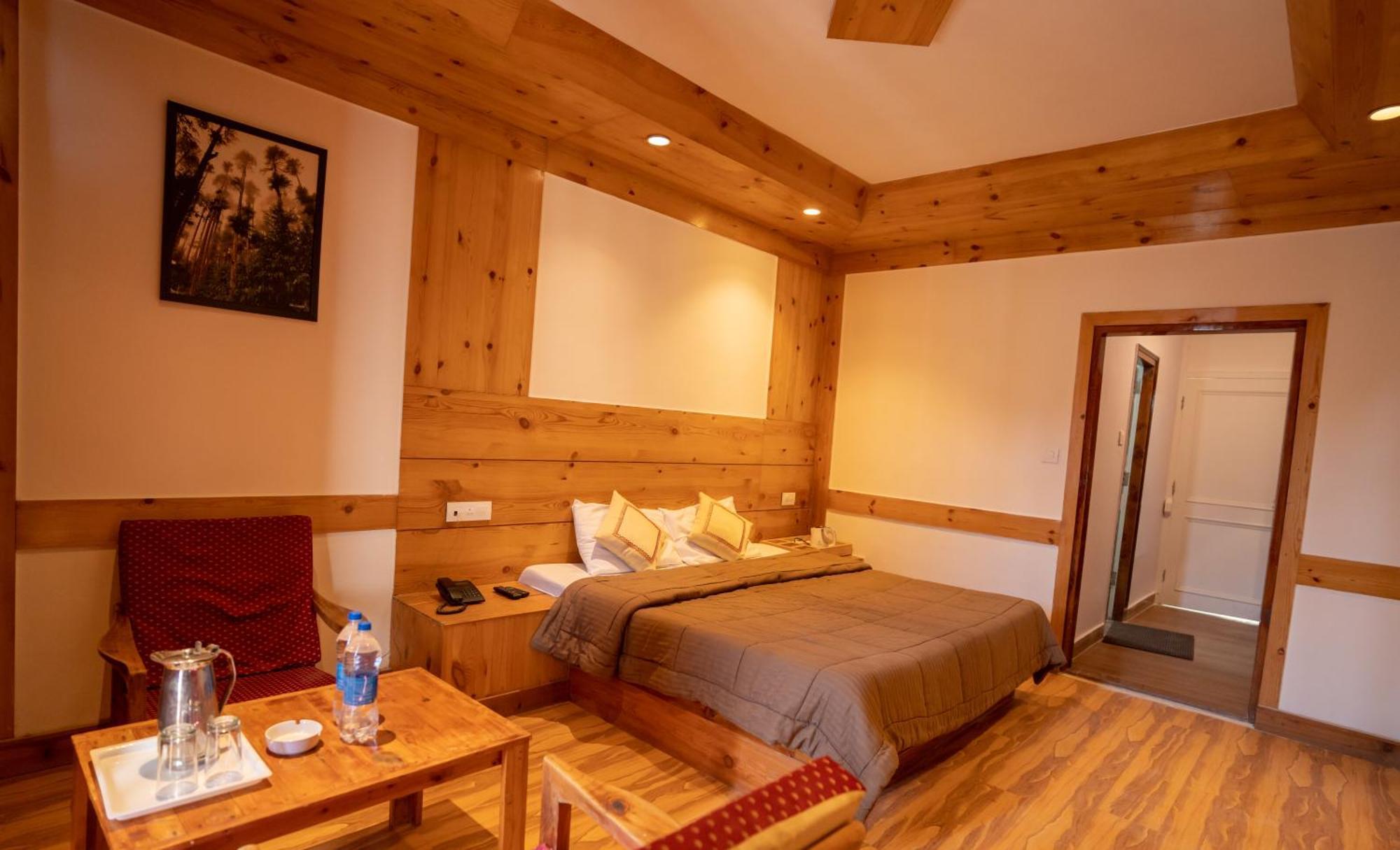 The Conifer Hotel Manali  Bagian luar foto