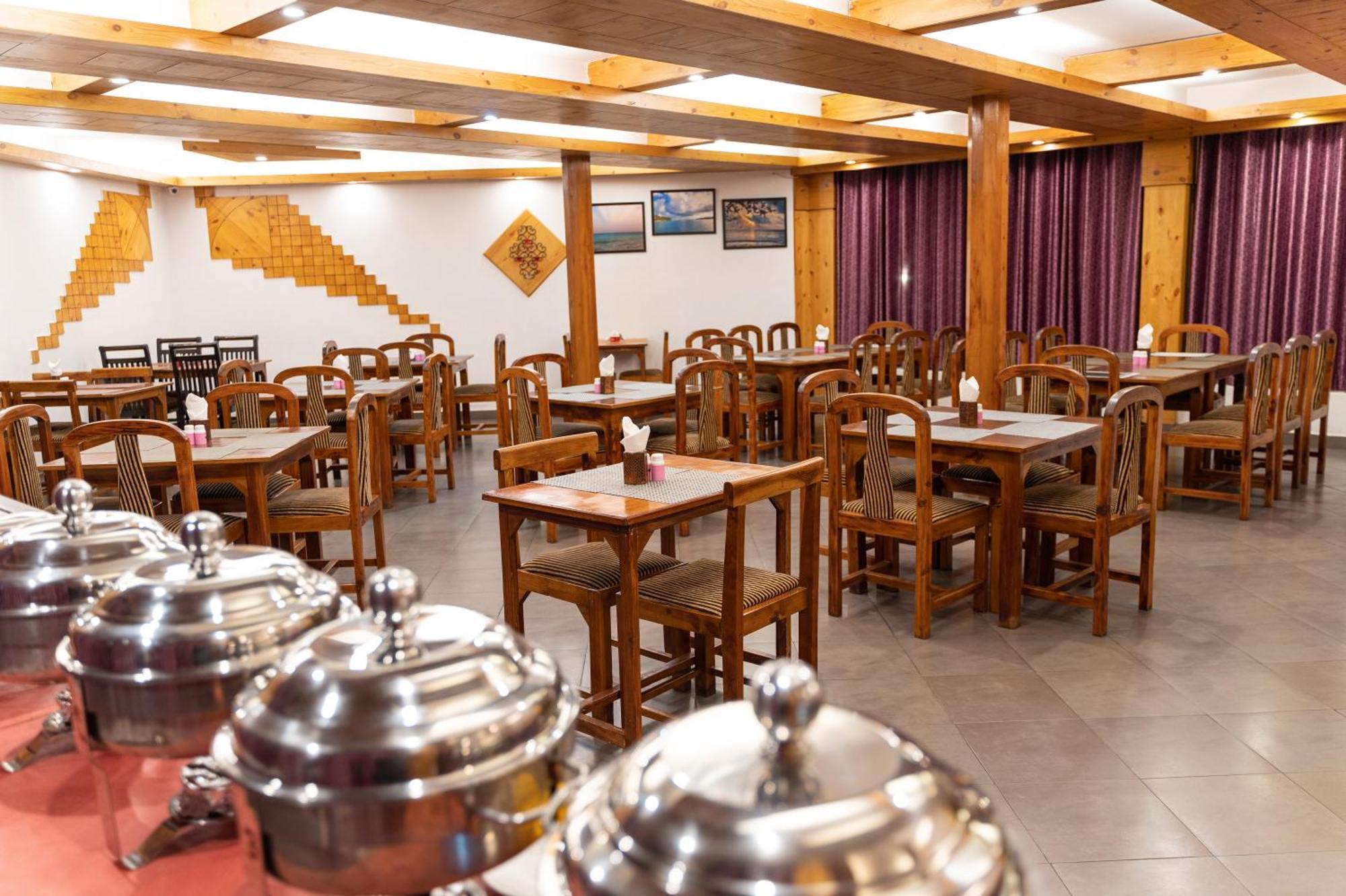 The Conifer Hotel Manali  Bagian luar foto