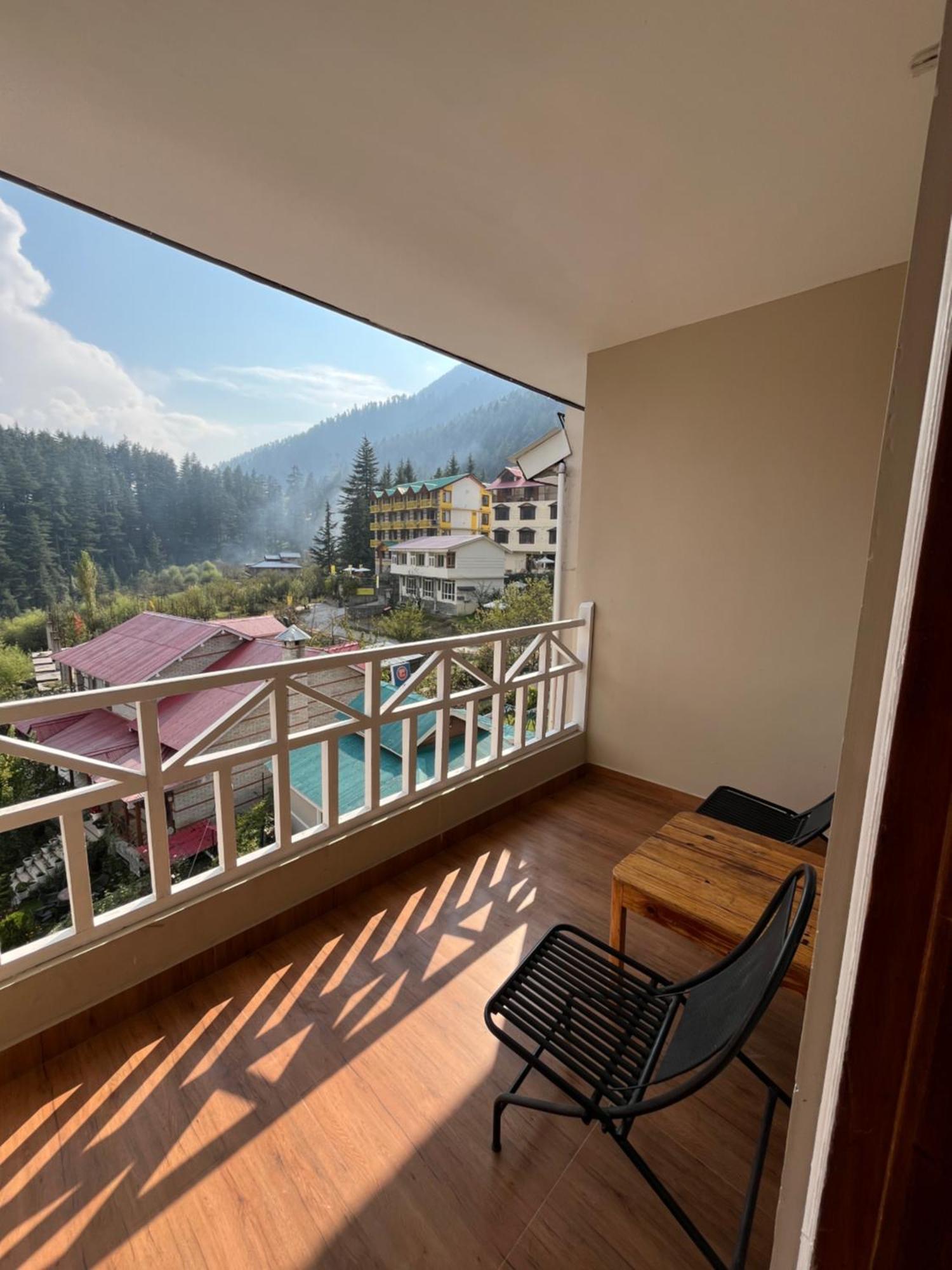 The Conifer Hotel Manali  Bagian luar foto