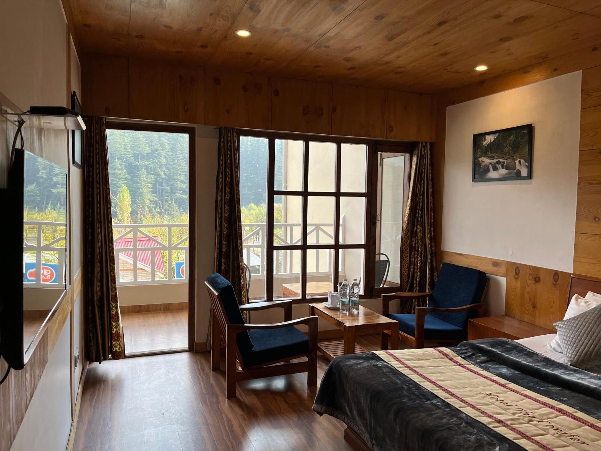 The Conifer Hotel Manali  Bagian luar foto