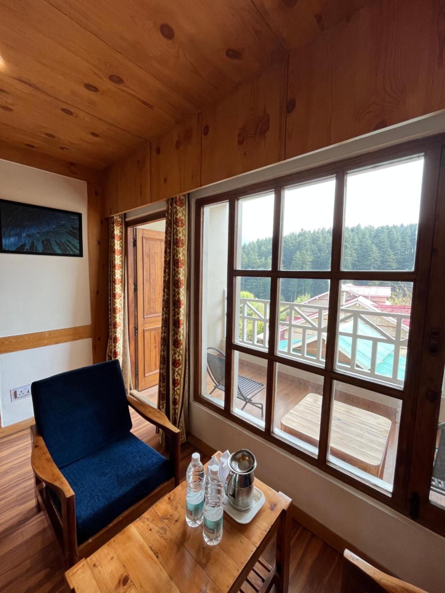 The Conifer Hotel Manali  Bagian luar foto